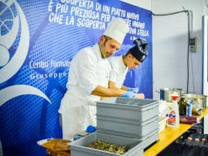 Ragazzi del cfp zanardelli al one gate del basket Brescia